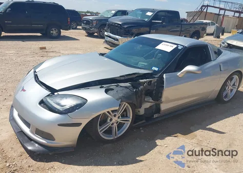 2005 Chevrolet Corvette z USA, uszkodzony, nr VIN 1G1YY24U455129818